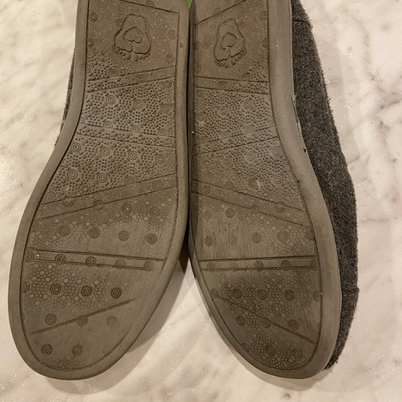 5 for $35 Bobs flats - Picture 4 of 5